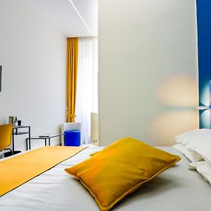 V10 Guesthouse - Vanvitelli 10